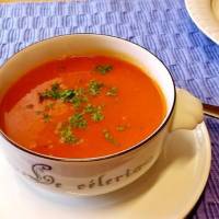 Tomaten-Zwiebelsuppe